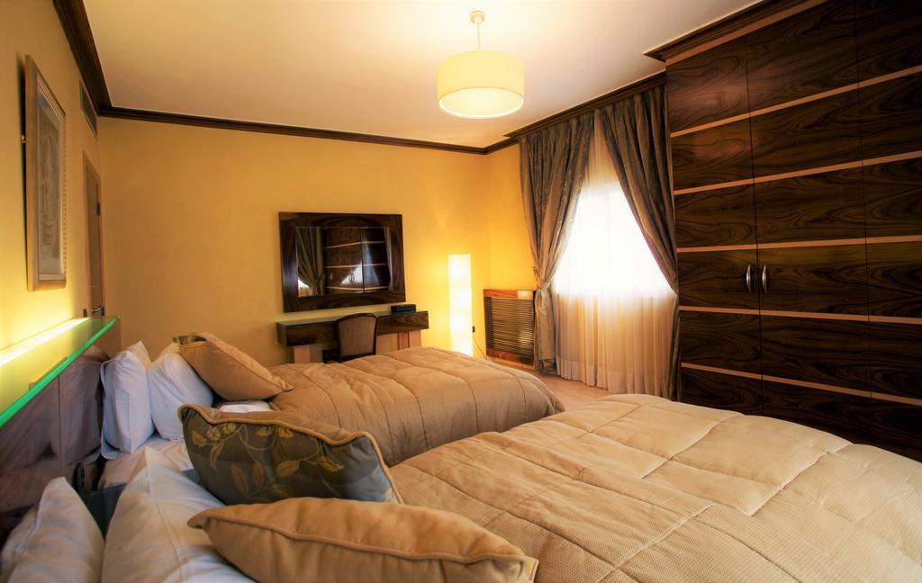 Lahoya Suites Beirut Exteriör bild