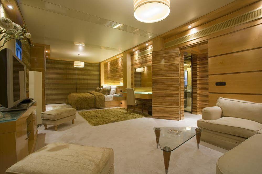 Lahoya Suites Beirut Exteriör bild