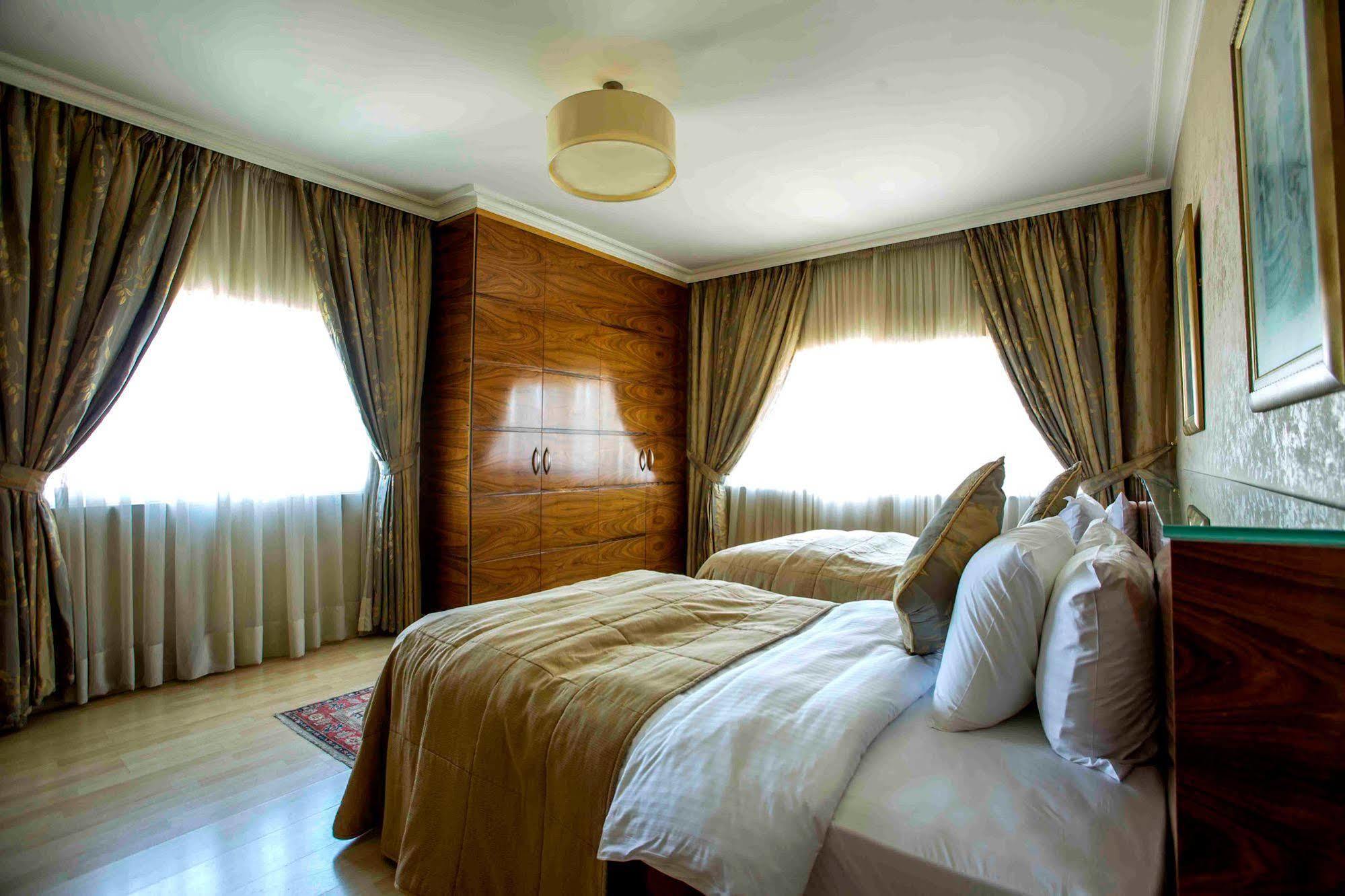 Lahoya Suites Beirut Exteriör bild