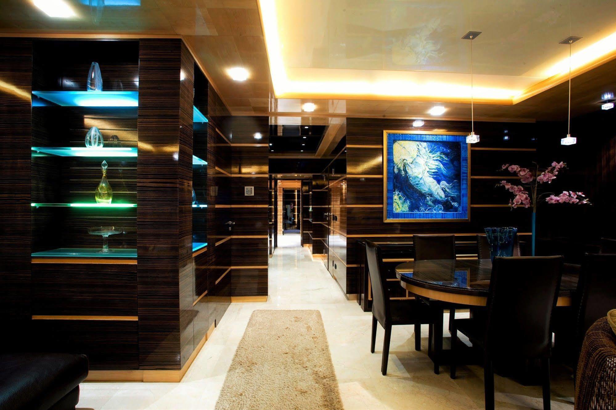 Lahoya Suites Beirut Exteriör bild