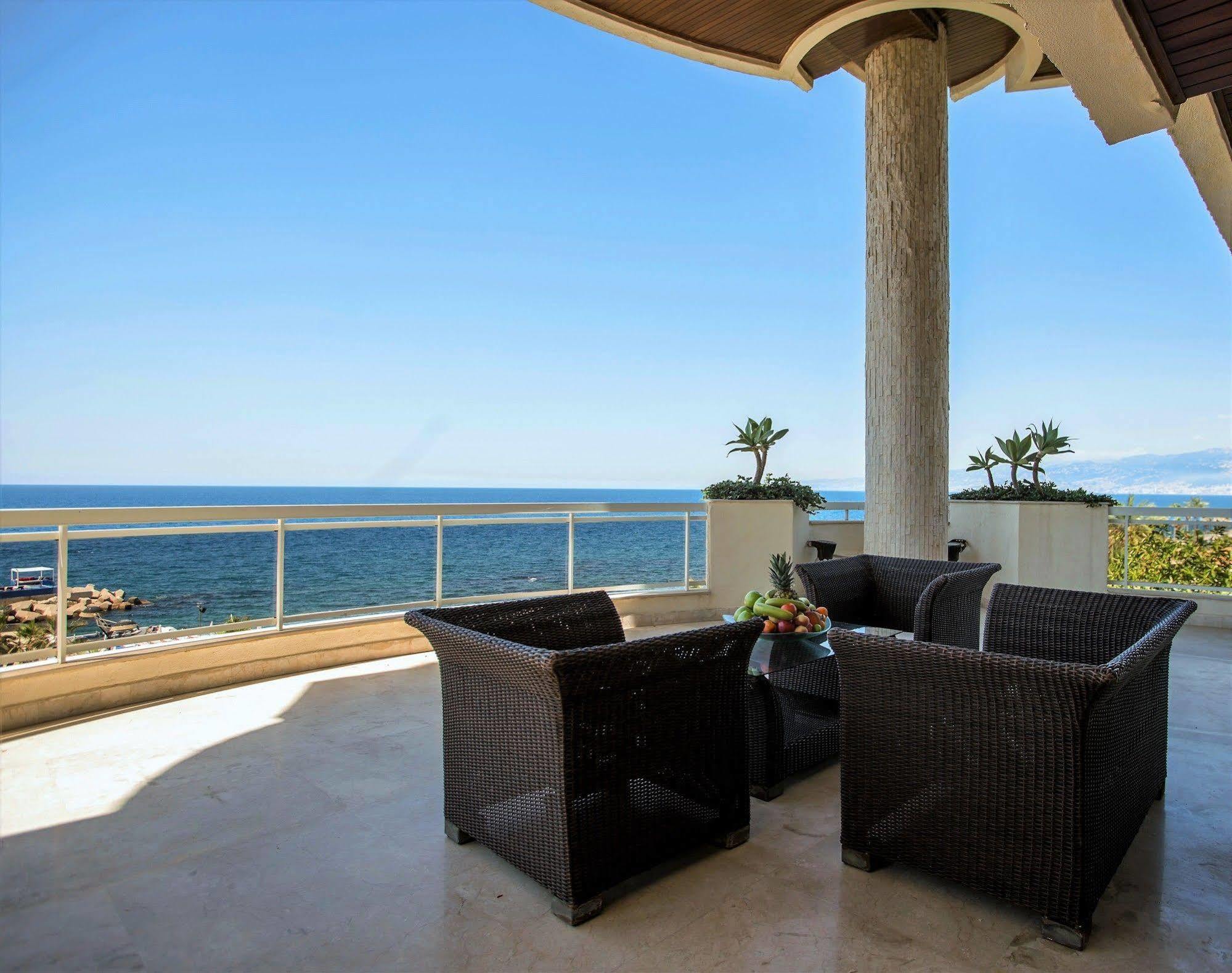 Lahoya Suites Beirut Exteriör bild