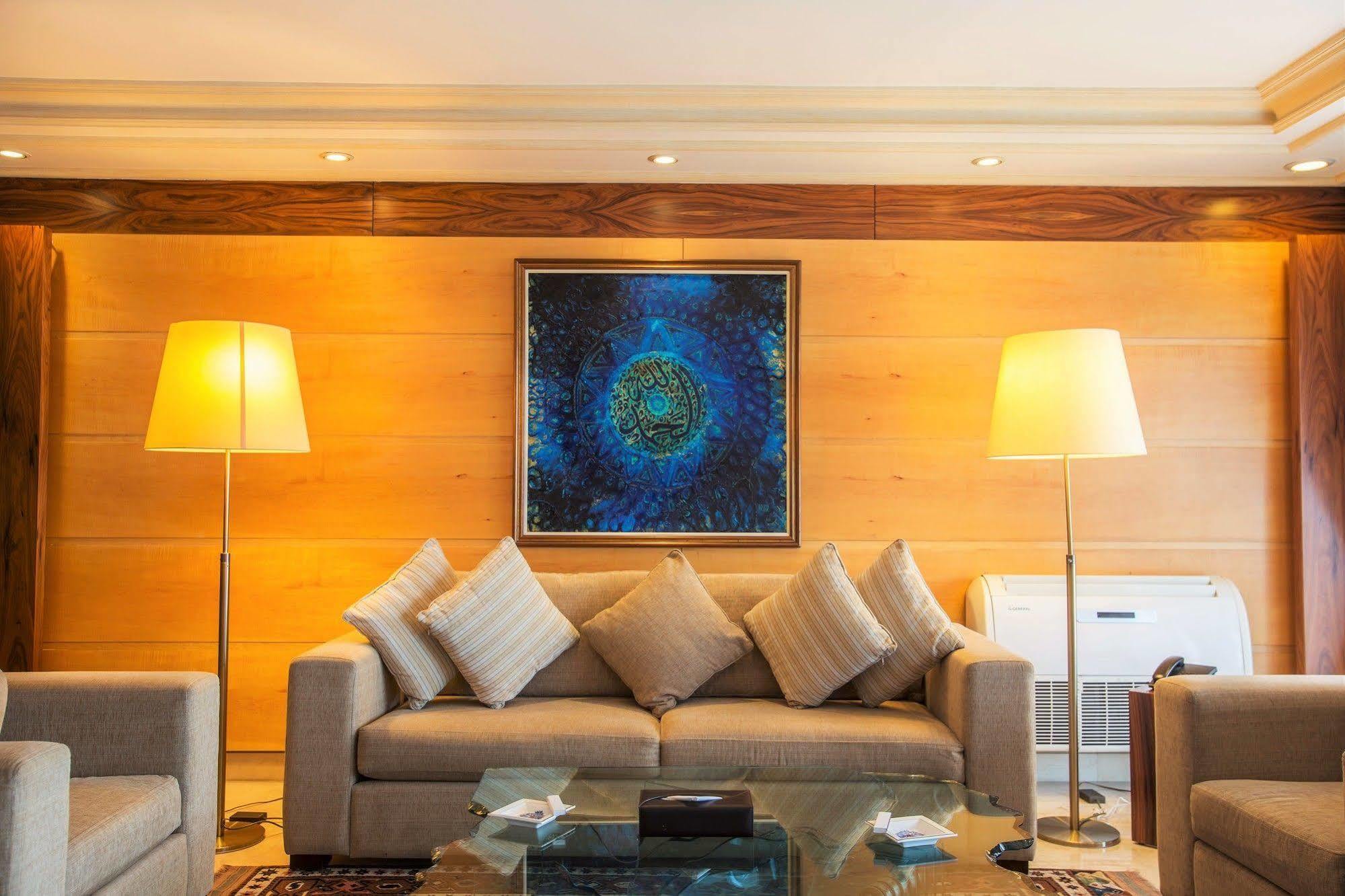 Lahoya Suites Beirut Exteriör bild