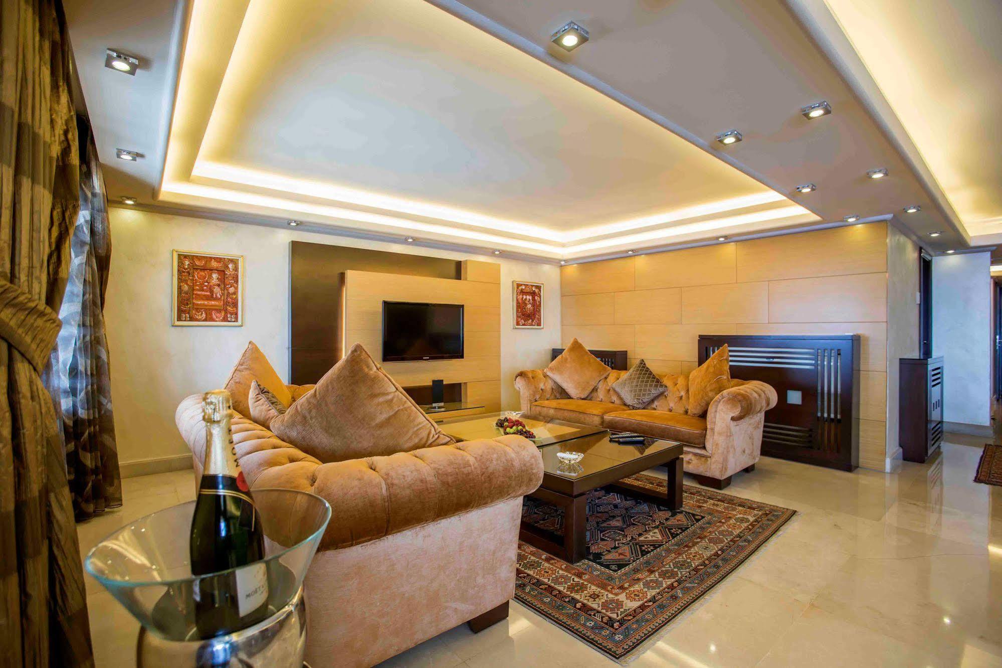 Lahoya Suites Beirut Exteriör bild