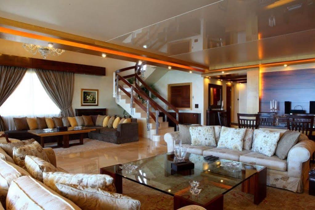 Lahoya Suites Beirut Exteriör bild