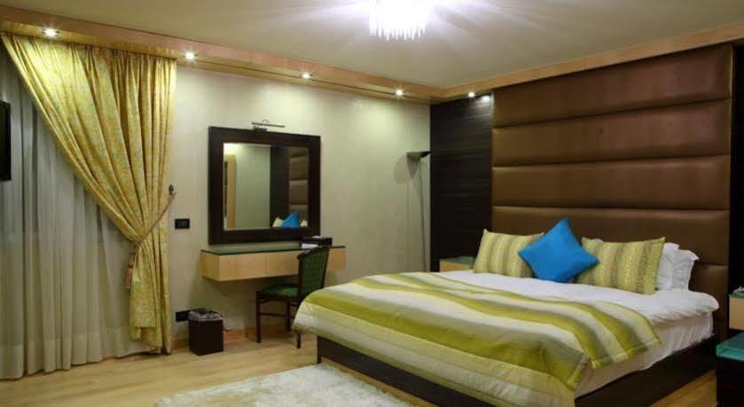 Lahoya Suites Beirut Exteriör bild